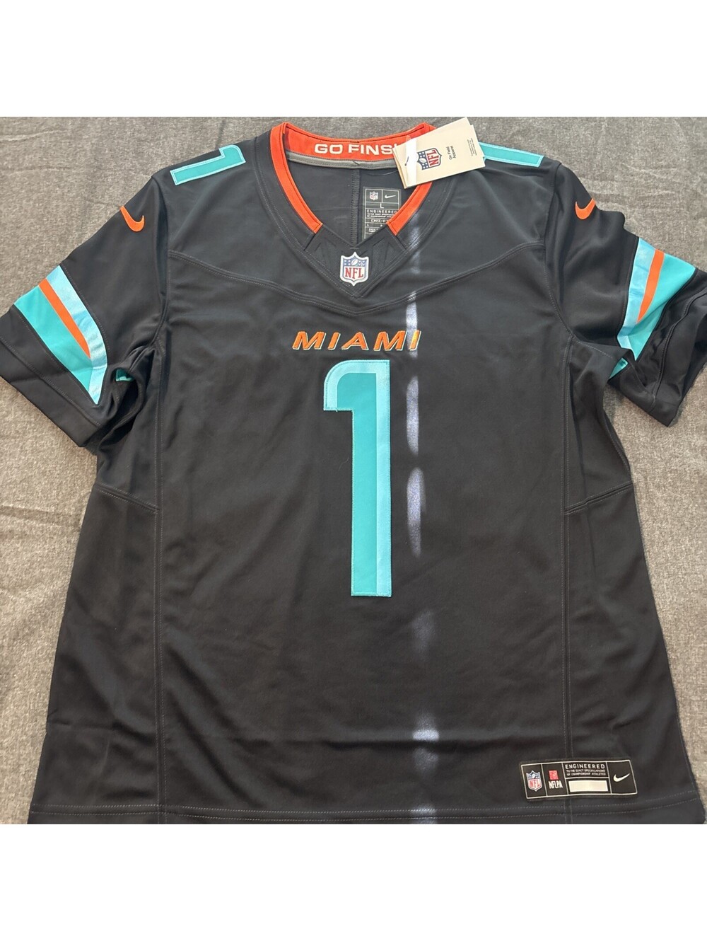 Nike Miami Dolphins Limited Rivalries Jersey #1 Tagovailoa Men’s Size: L NWT